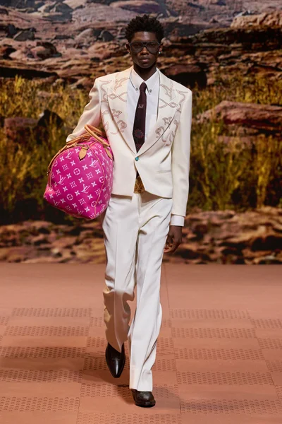 Look 29
